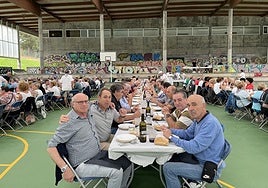 La comida de hermandad de la Cofradía de Nuestra Señora de Udiarraga ha congregado este lunes a 190 vecinos.