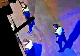 El suceso se produjo de madrugada en la calle Ronda.