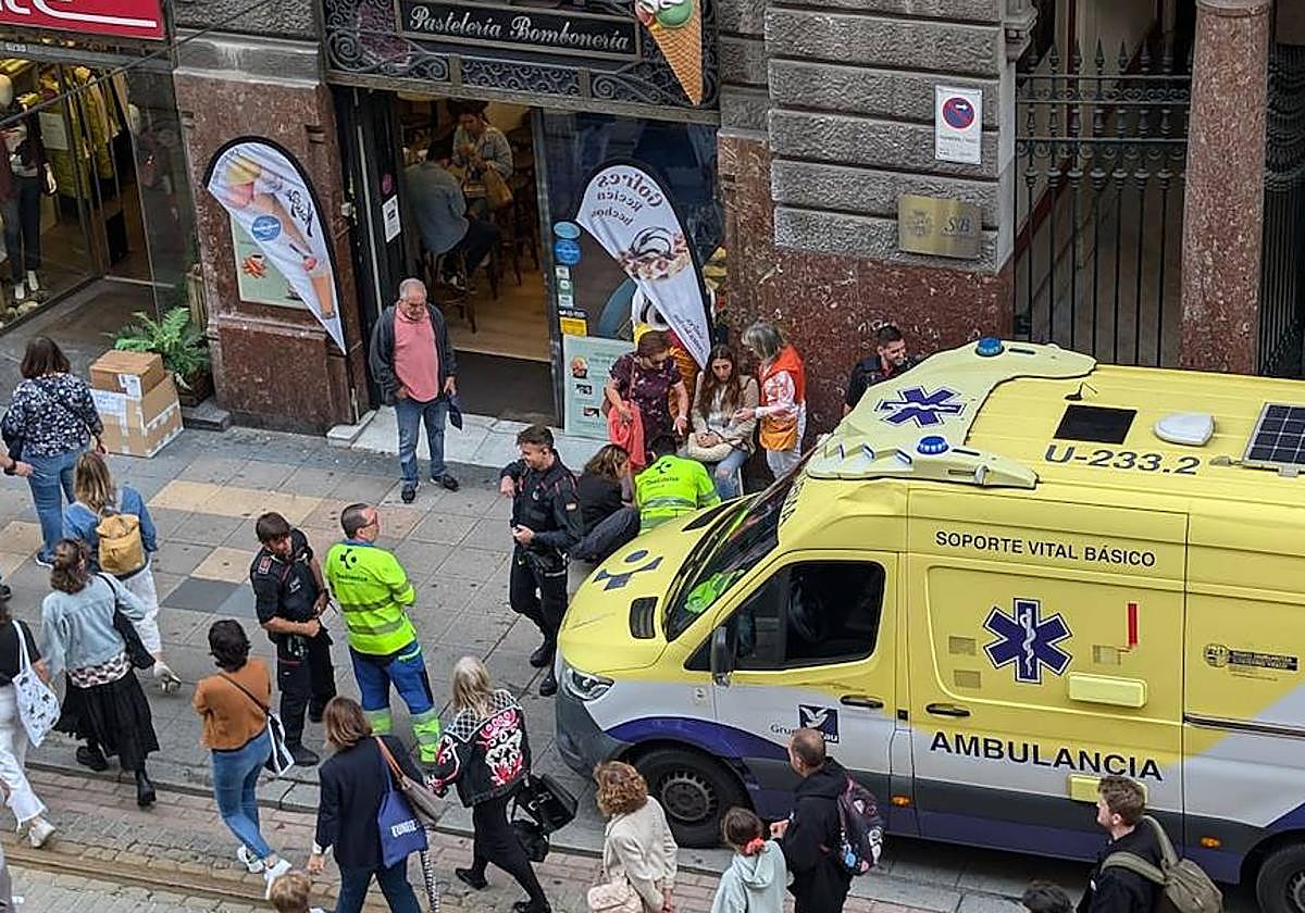 Una mujer herida al ser atropellada por el tranvía en Bilbao | El Correo