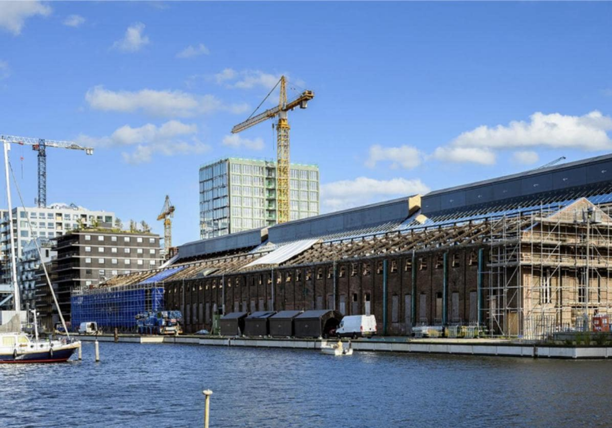 Exterior del edificio Van Gendt Hallen, construido a finales del siglo XIX, donde se ubicará el Museo Drift.