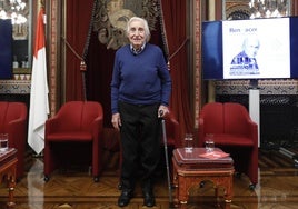 Joaquín Achúcarro, en el Salón Árabe del Ayuntamiento de Bilbao, después de la presentación del concierto benéfico que acogerá este viernes el Euskalduna.