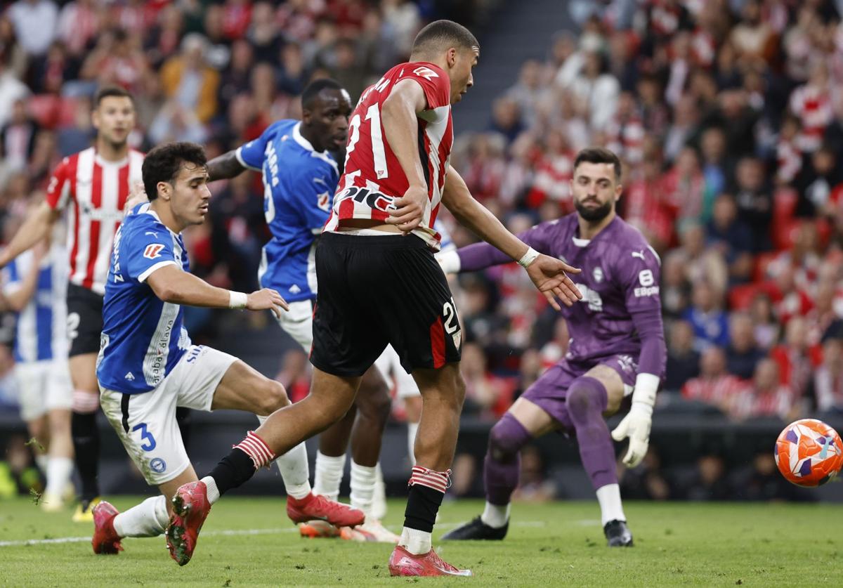 El gol en propia meta de Manu Sánchez.
