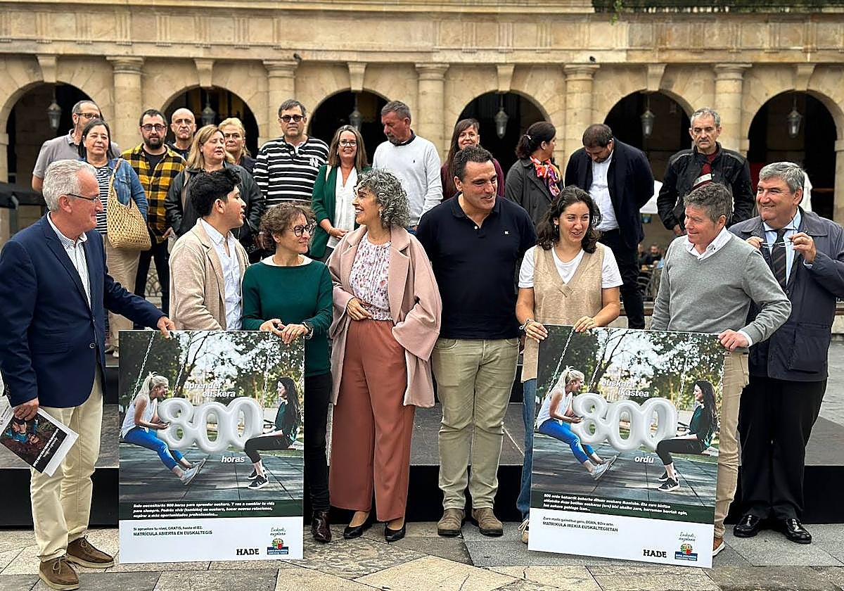 Euskaltegietan matrikulatzeko 2024-2025eko kanpainaren aurkezpena egin dute ostiral honetan, Bilbo Zaharra euskaltegian.
