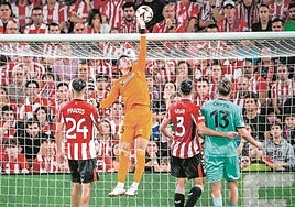 Un gran Agirrezabala impulsa al Athletic en Europa