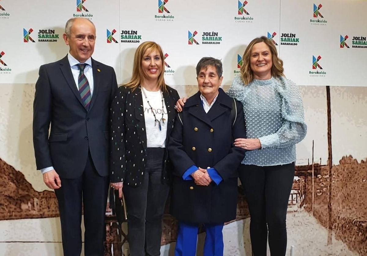 Blanca Estrella en la gala en la que recibió el premio 'Jolin Saria' en 2020 en Barakaldo.