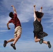 Ni el dinero ni el amor: estas son las claves de la felicidad, según la ciencia