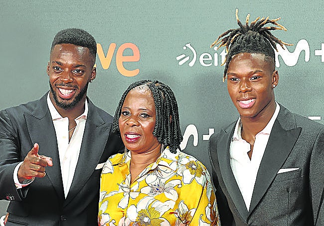 Los Williams con su madre en el Zinemaldia.