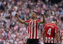 El donostiarra celebra el tanto con el que estrena su cuenta goleadora esta temporada.