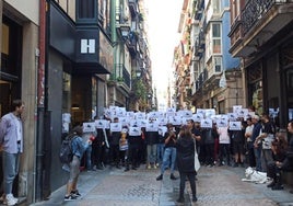 Los manifestantes, en el Casco Viejo.