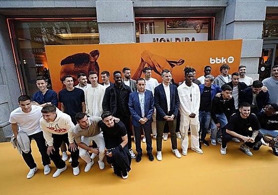 La plantilla del Athletic, en el 'photocall' de la Sala BBK