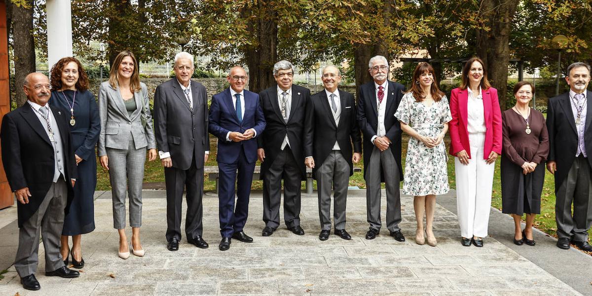 Miguel Gutiérrez, Natalia Ojeda del Pozo, Saray Zárate, Félix Goñi, Ramiro González, Javier Aranceta, Eduardo Anitua, Kepa Urigoitia, Maider Etxebarria, Ana Rosa López de Uralde, Carmen Pérez y Francisco Santolaya.