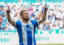 Carlos Vicente celebra el gol ante Las Palmas.