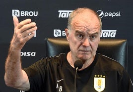 Marcelo Bielsa durante la rueda de prensa.