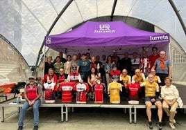 Los miembros del colectivo han preparado un maillot conmemorativo por el aniversario.