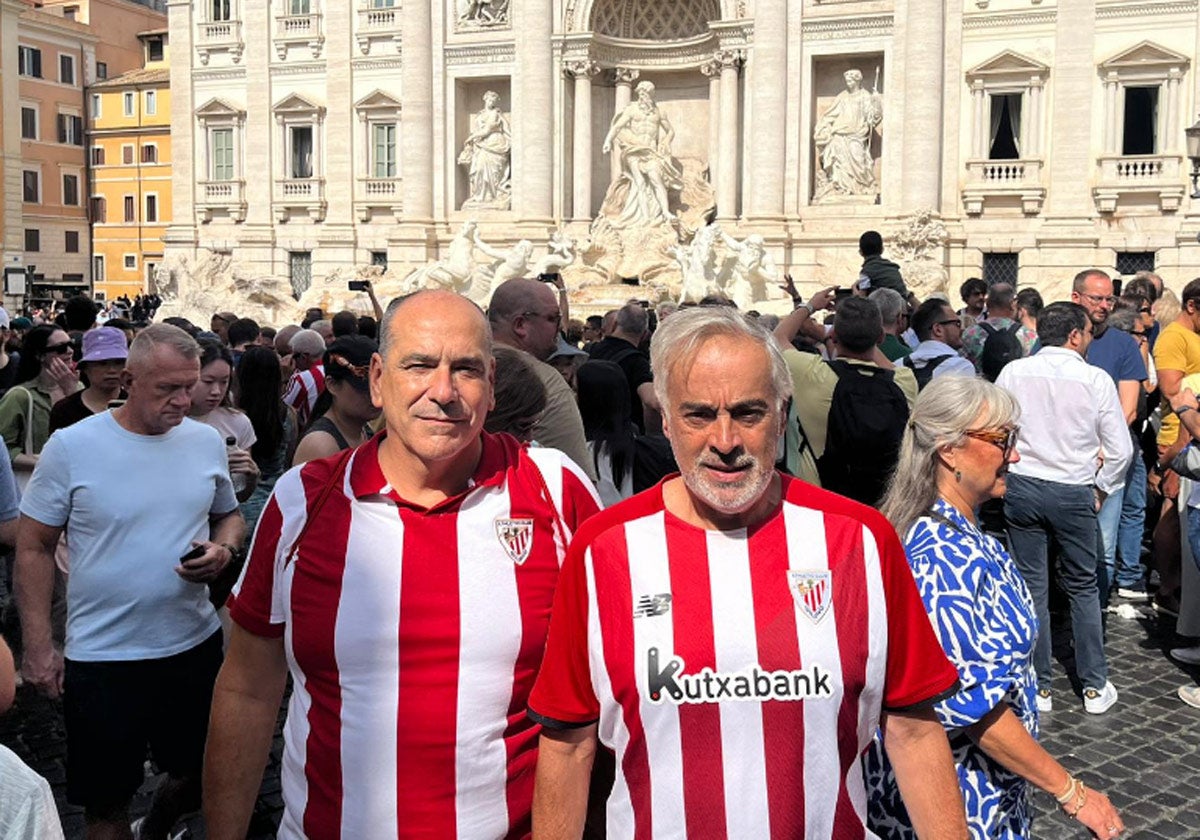 La afición del Athletic tiñe Roma de rojiblanco