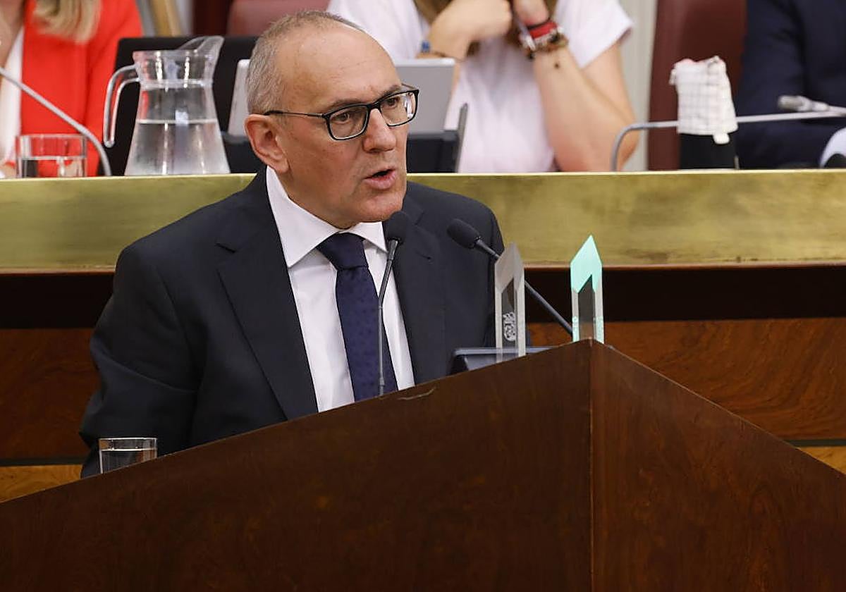 González pide un pacto político para abordar «grandes transformaciones» en la industria