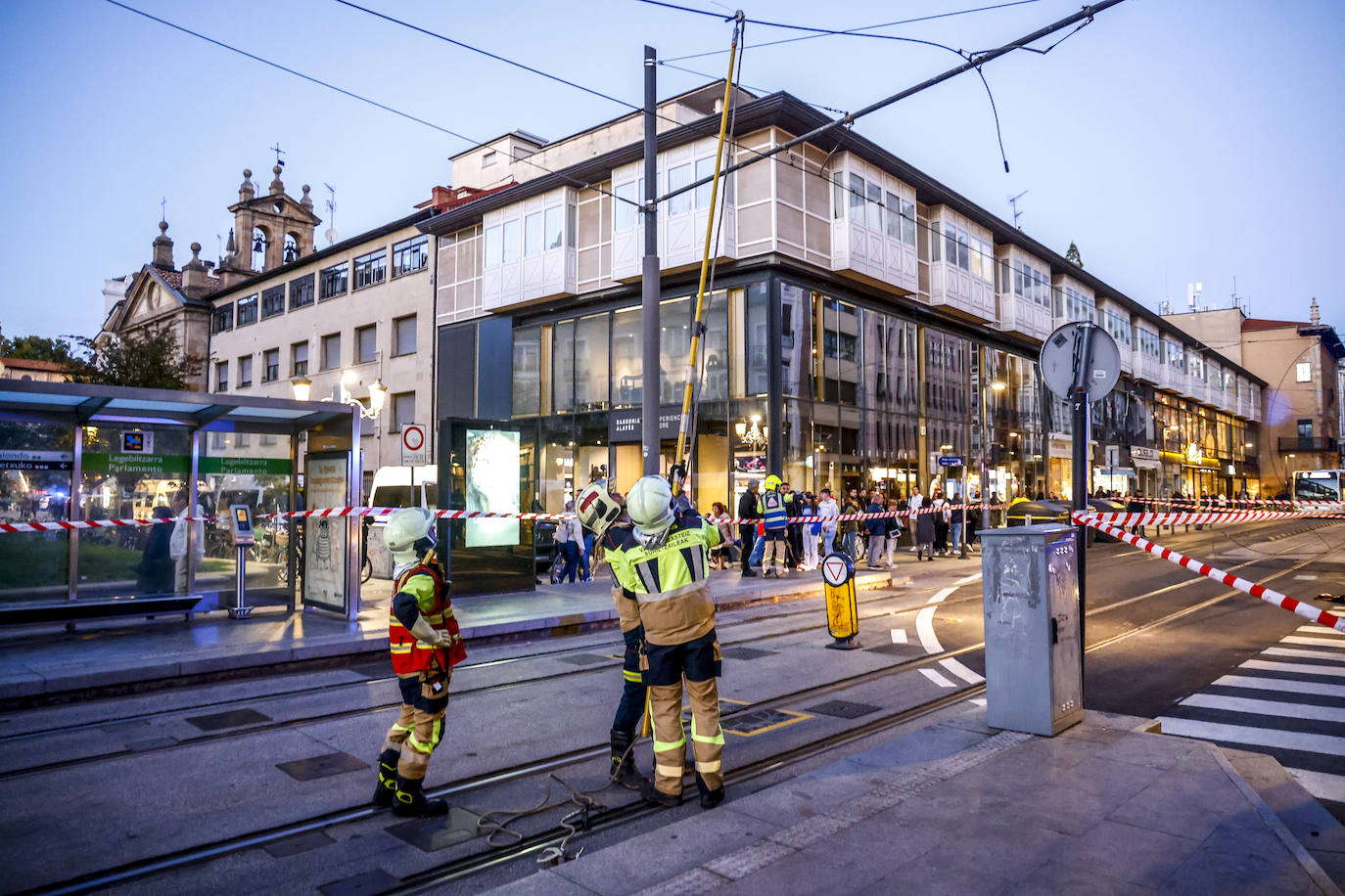 El centro de Vitoria se queda sin tranvía por una avería