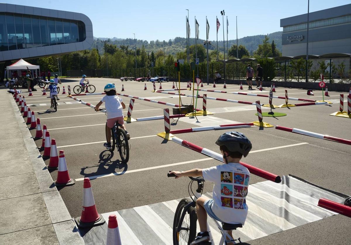 Los asistentes podrán disfrutar de actividades de todo tipo como simuladores de Fórmula 1 y bicicleta