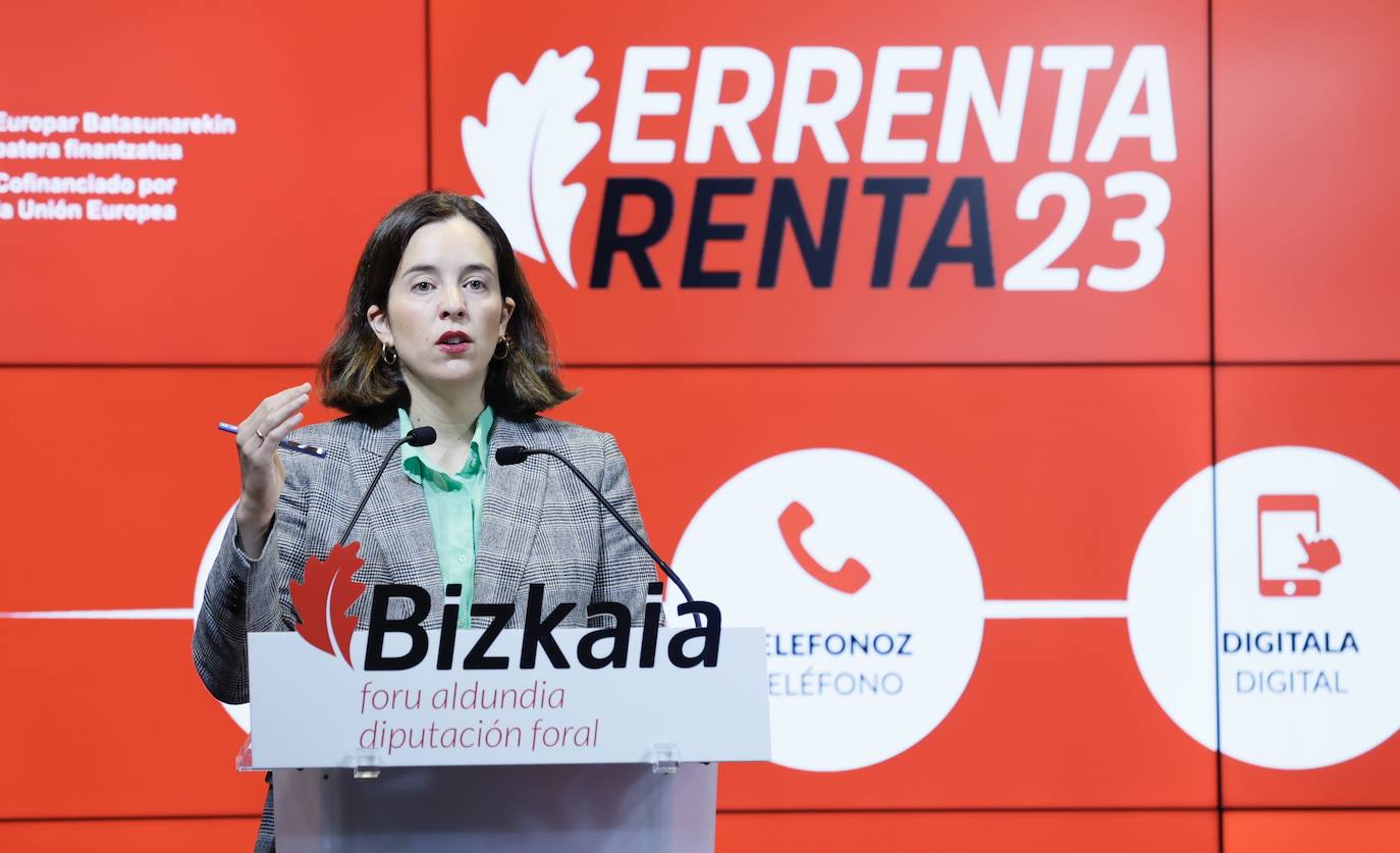 Itxaso Berrojalbiz, diputada de Hacienda y finanzas habla sobre la campaña de la Renta 2023 en abril.