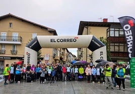 Todo el pueblo de Salvatierra se ha volcado en la marcha contra el cáncer.