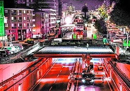 El falso túnel se completará con los emboquilles y jardinería vertical hasta extenderse sobre unos 850 metros de carretera.