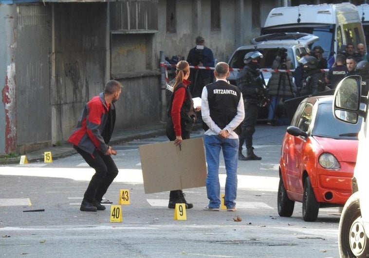 Reconstrucción de la escena del crimen en Barakaldo.