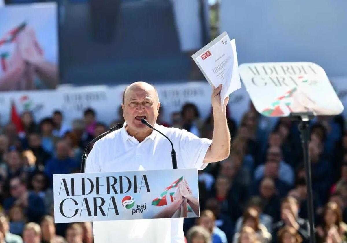 El presidente del PNV, Andoni Ortuzar durante su intervención en el Alderdi Eguna.