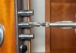 Dos o cuatro vueltas a la llave en la cerradura antes de salir de casa: ¿cuál es más seguro?