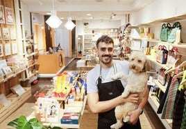 'Cabecita de ajo', la nueva tienda de Ander en Bilbao que no vende ajos, pero sí objetos de diseño insólitos.