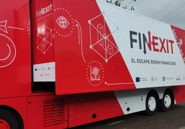 Los alumnos de Egibide estrenan el 'escape room' financiero que visitará 100 ciudades de España