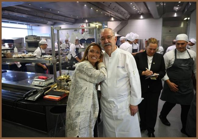 Oihana Subijana lleva años al frente del hotel Akelarre y conoce los resortes del restaurante como la palma de su mano. «Lleva toda la vida conmigo y participa en todas las decisiones», dice su orgulloso padre.