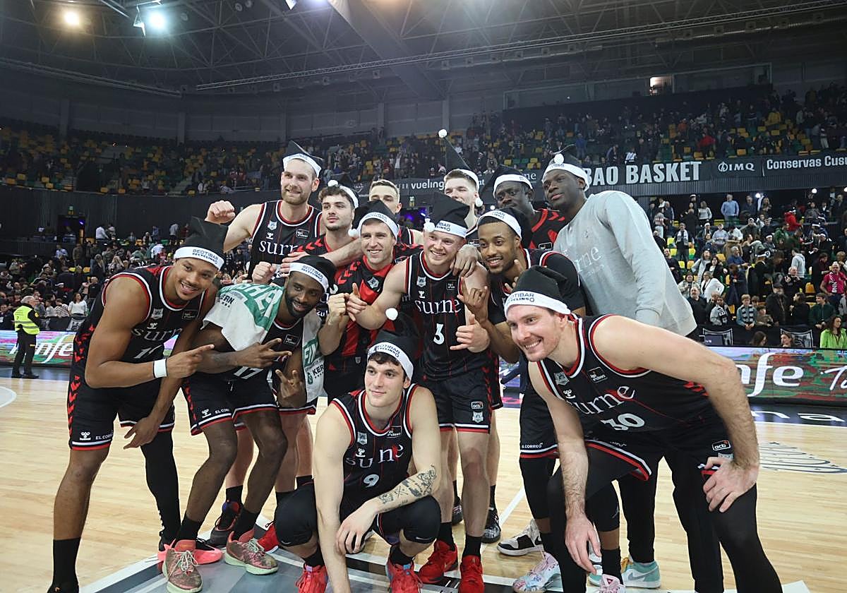 De esta manera celebraron los hombres de negro su victoria ante el Manresa.
