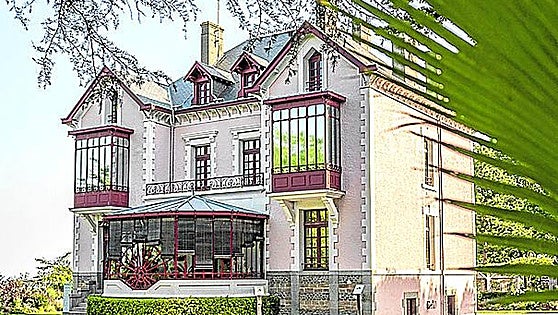 Dior, entre las flores de su infancia