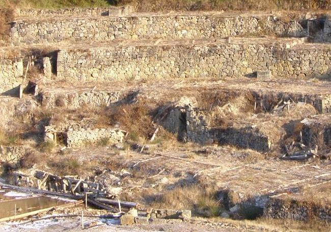 La reconstrucción del 'milagro' blanco. La falta de uso hizo que muchas zonas quedasen prácticamente en ruinas y fue necesaria su reconstrucción a través del plan director impulsado por los productores de sal y la Diputación.