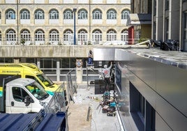 La entrada a la nueva unidad se hará desde la plaza donde aparcan las ambulancias, junto al centro de salud de Olaguíbel