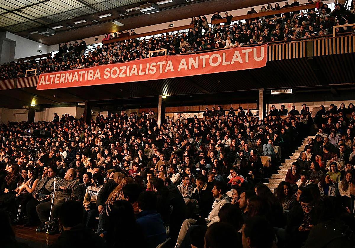 Presentación del partido EHKS el pasado mes de diciembre en el frontón Astelena de Eibar Morquecho.
