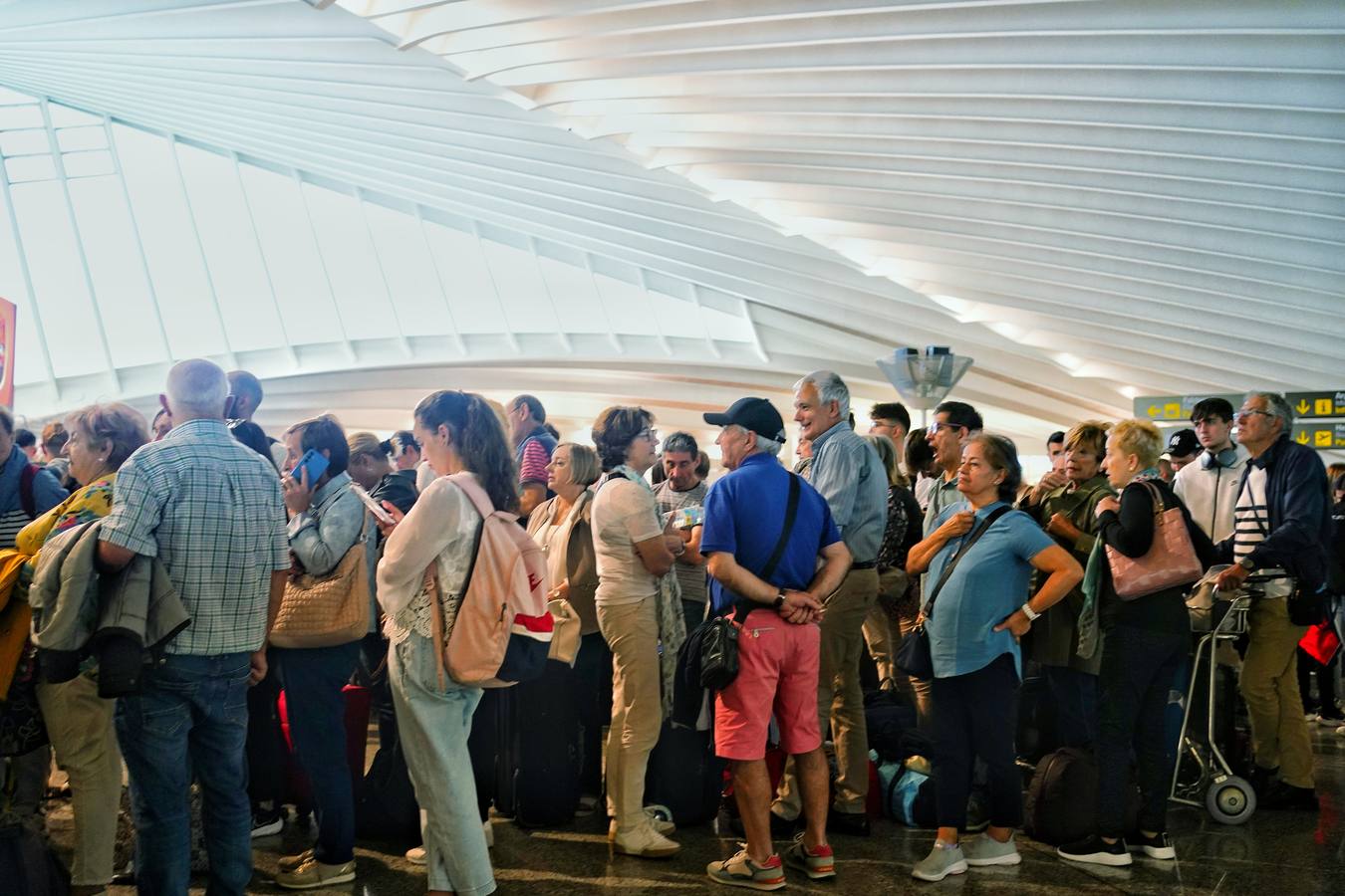 Caos en el aeropuerto de Loiu por los fuertes vientos causados por &#039;Kirk&#039;