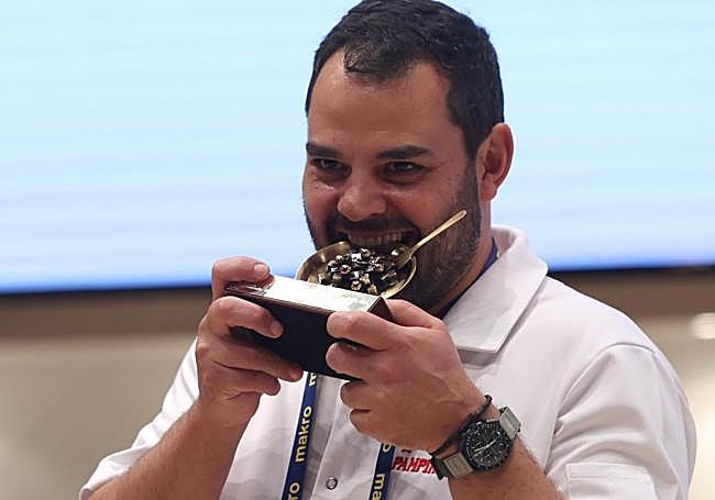 El cocinero Alén Tarrío, con su premio.
