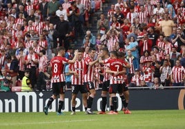 Los jugadores celebran un gol ante el Celta.