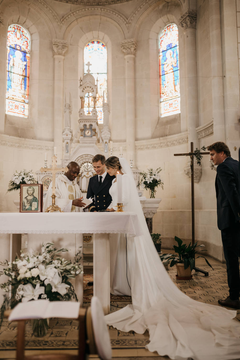 Cecilia, la novia que viajó cuatro veces desde México para hacerse en Bilbao su vestido soñado