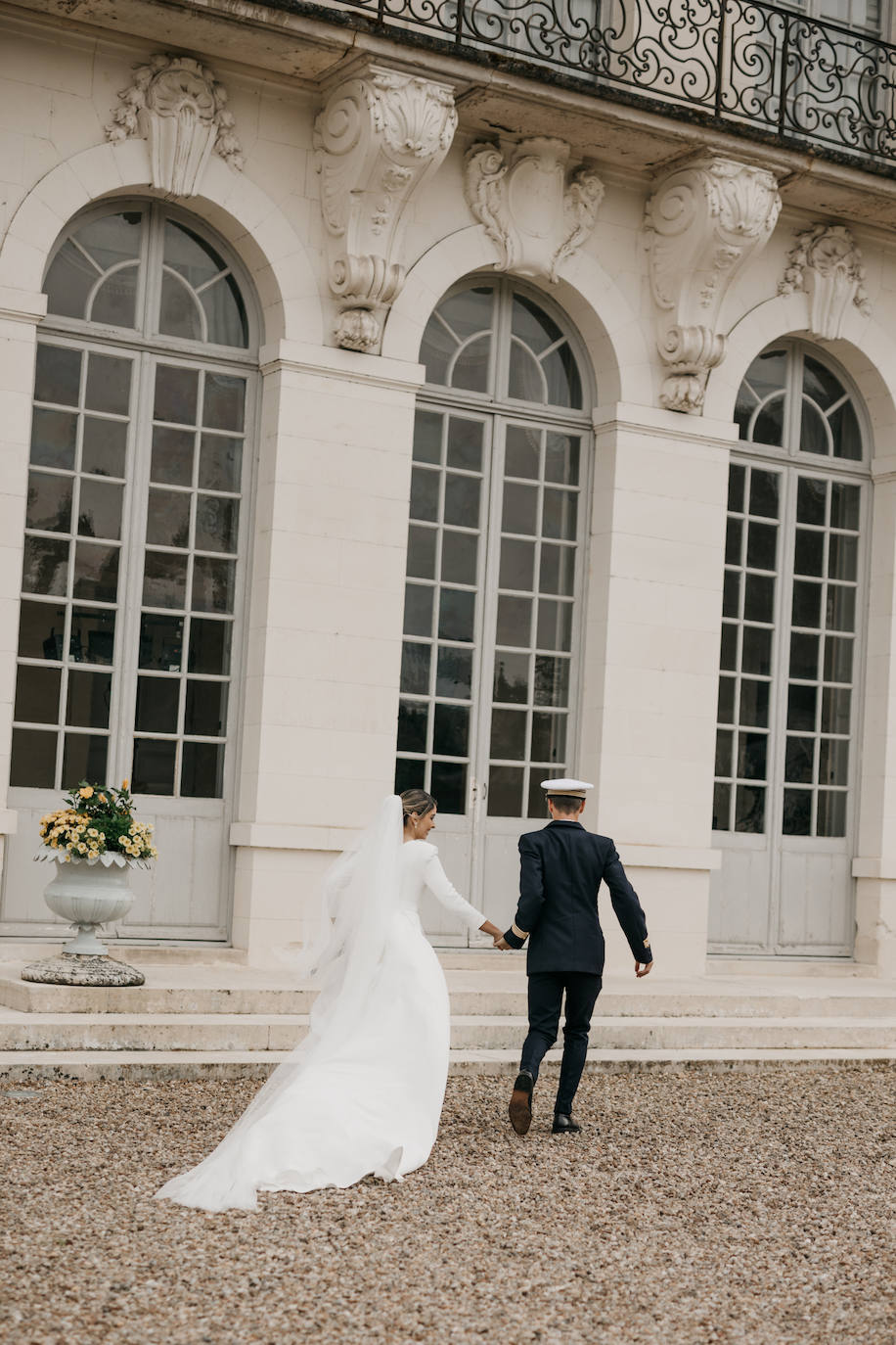 Cecilia, la novia que viajó cuatro veces desde México para hacerse en Bilbao su vestido soñado