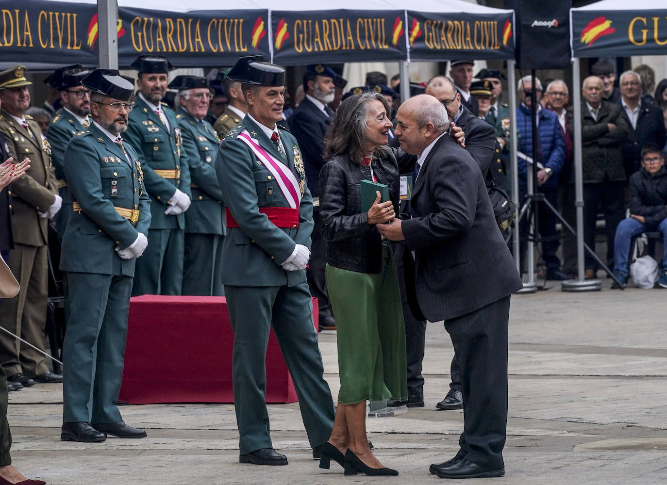 La Guardia Civil celebra el 12 de Octubre en el centro de Vitoria