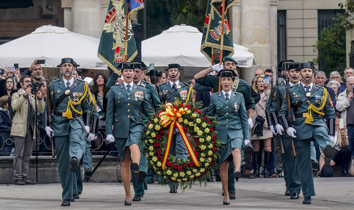 La Guardia Civil celebra el 12 de Octubre en el centro de Vitoria