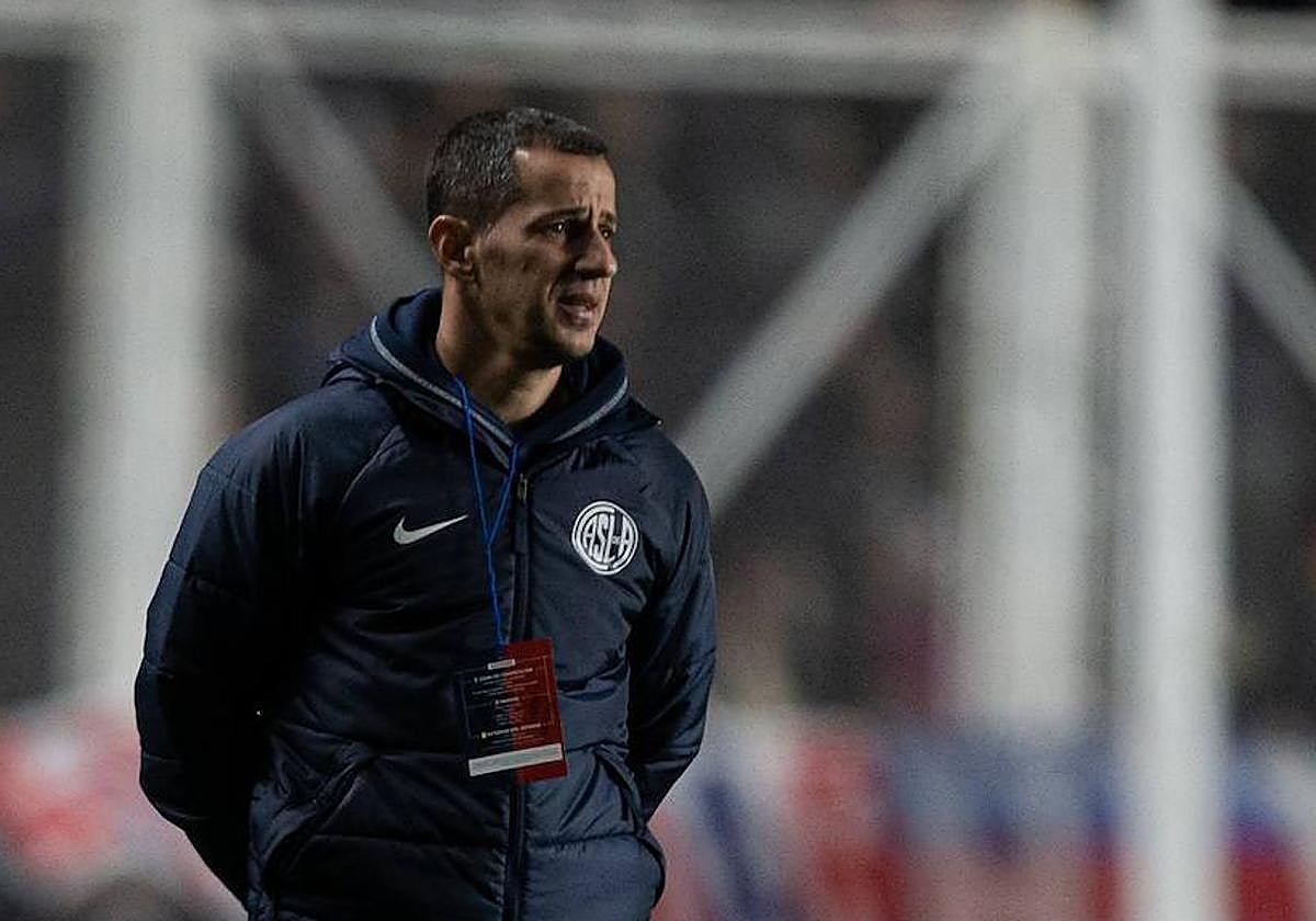 Crisis en San Lorenzo: el entrenador Romagnoli dimite tras el penalti que los jugadores le quitaron a Muniain