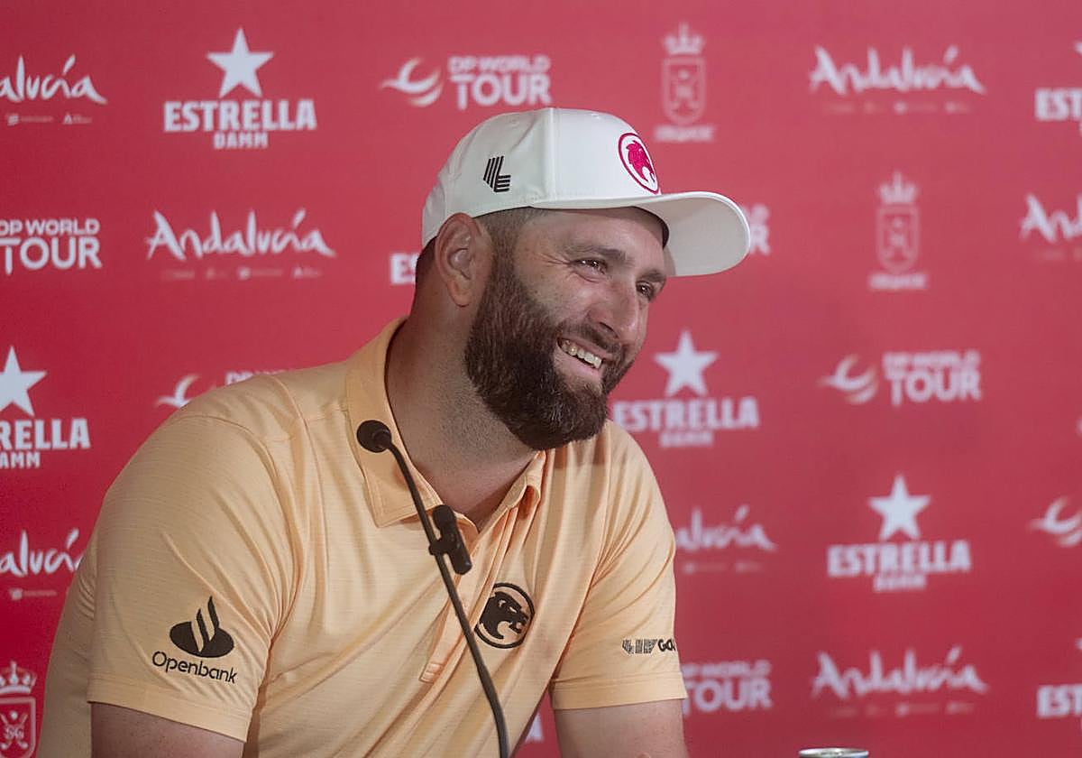 Rahm sonríe en la Sala de Prensa del Real Club de Sotogrande.