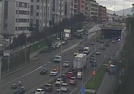 Finalizan las retenciones en la Avanzada dirección Bilbao por vehículo accidentado 