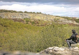 El pleno de Iruña de Oca pide nuevos informes forales sobre la afección de la cantera de Nanclares.