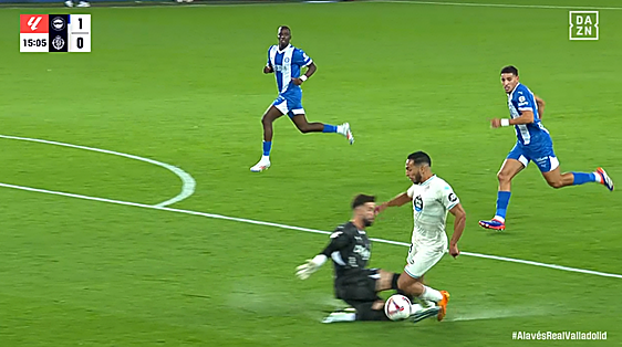 El penalti de Sivera a Anuar.