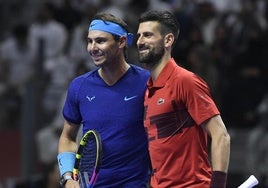 Novak Djokovic y Rafa Nadal al finalizar el partido.