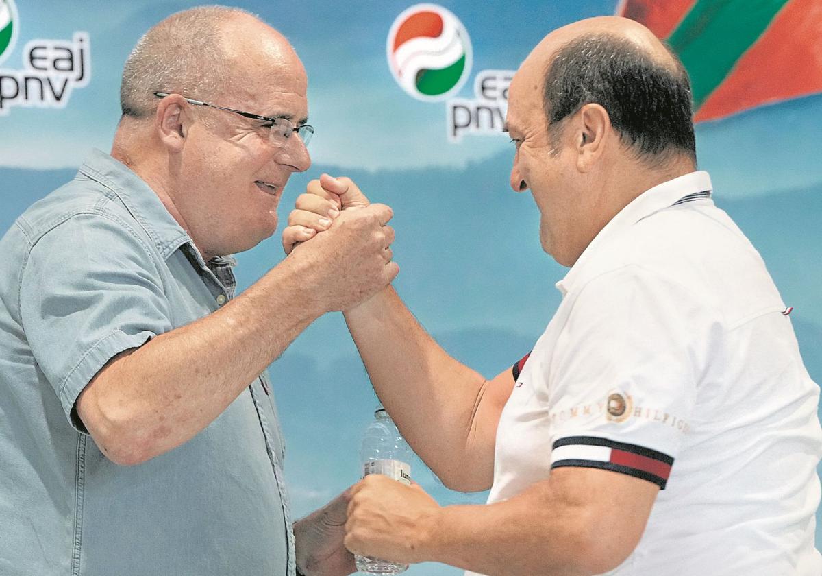 Joseba Egibar y Andoni Ortuzar, durante el tradicional acto de Zarautz con el que el PNV suele abrir el curso político a finales de agosto.